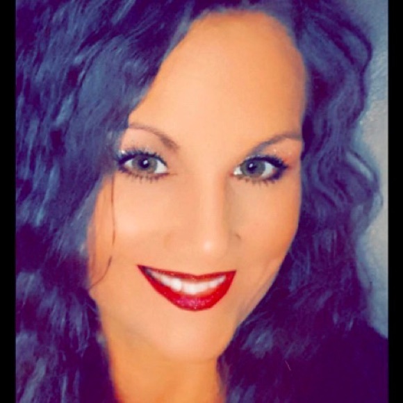 Meet your Posher, Christee - Picture 1 of 1